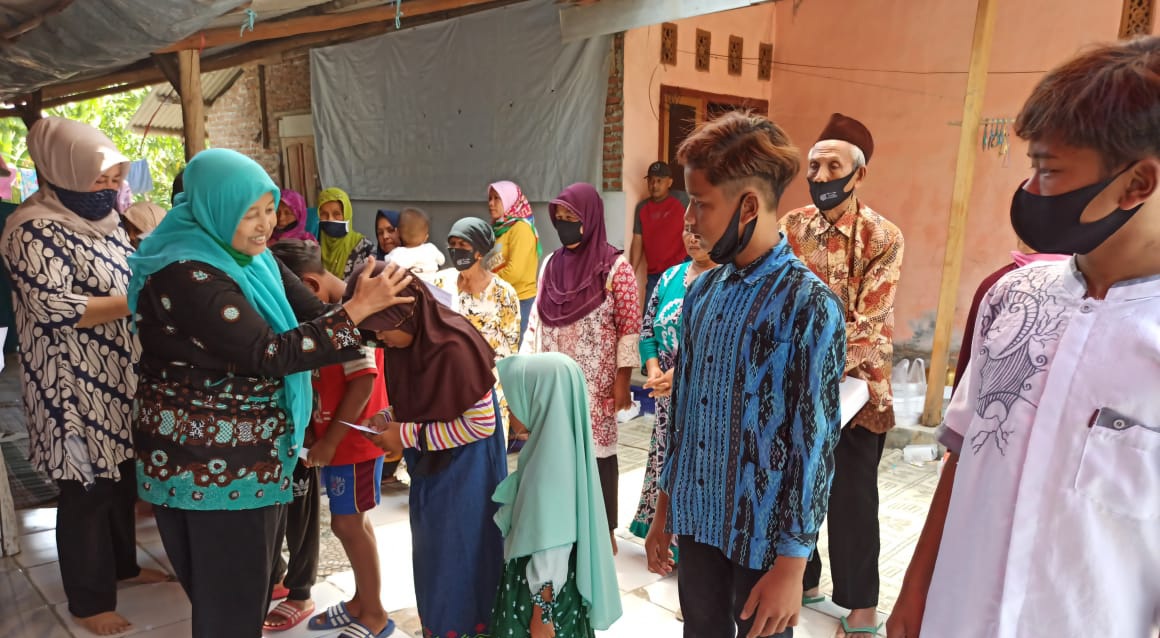 Poktan Dewi Sri Santuni Anak Yatim