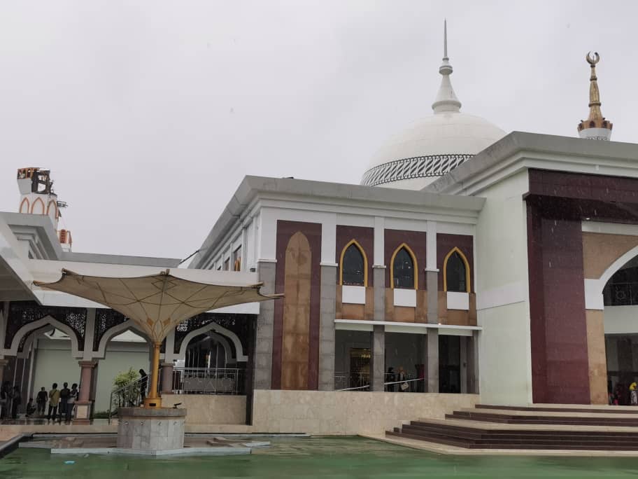 Menara Masjid Islamic Center  Ambruk