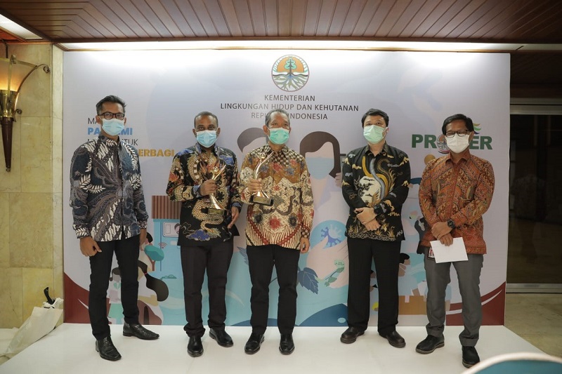 Raih 3 Proper Emas dan 12 Hijau