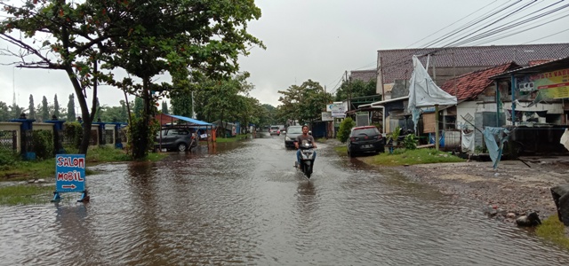 Sport Center Masih Banjir
