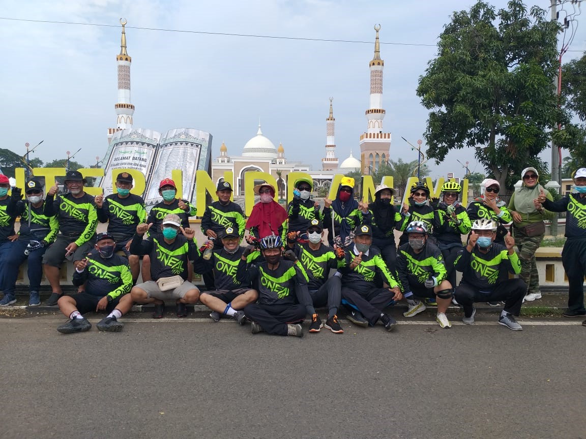 Pensiunan Gelar Gowes sambil Tebar Santunan