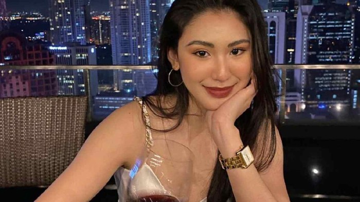 Pramugari Cantik Tewas Usai Pesta dengan 11 Pria di Hotel