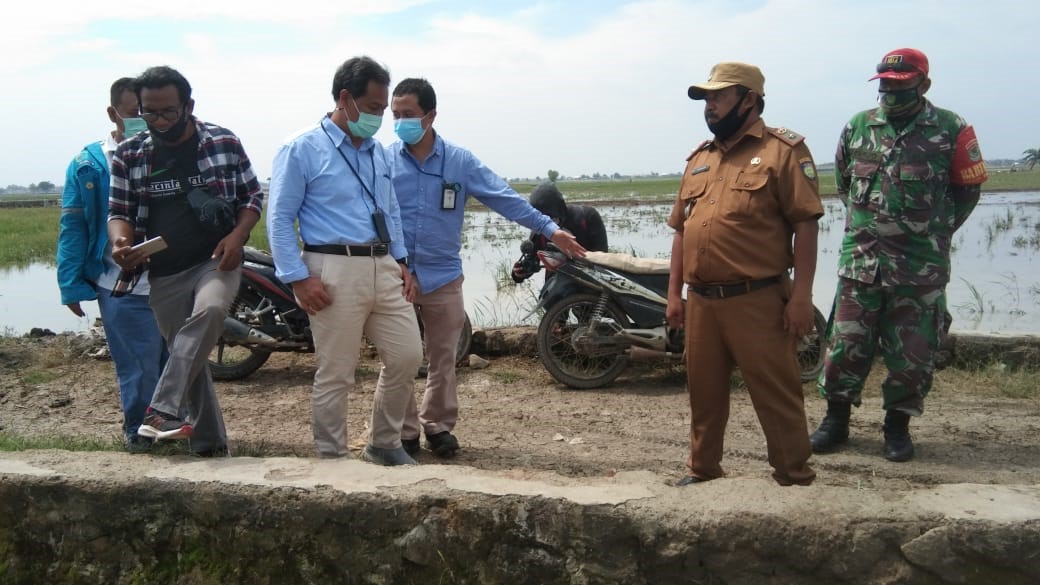 Peduli Petani, PLTU Indramayu Bantu Mesin Pompa Air