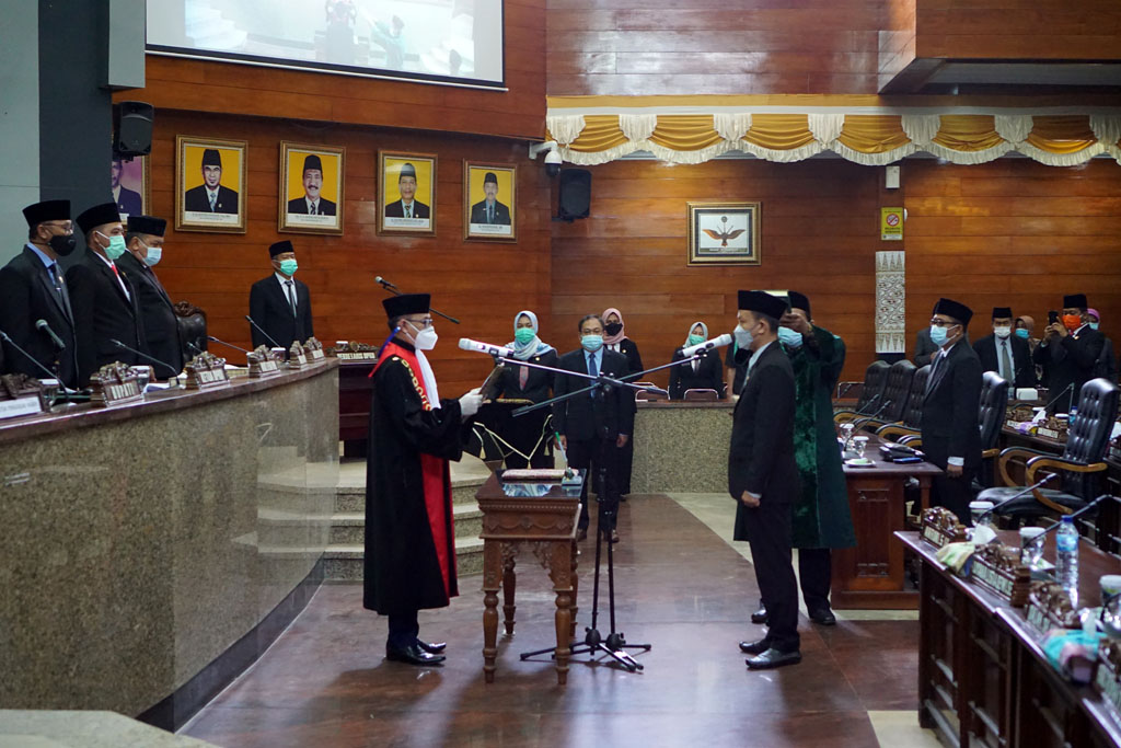 Amroni Jabat Wakil Ketua DPRD