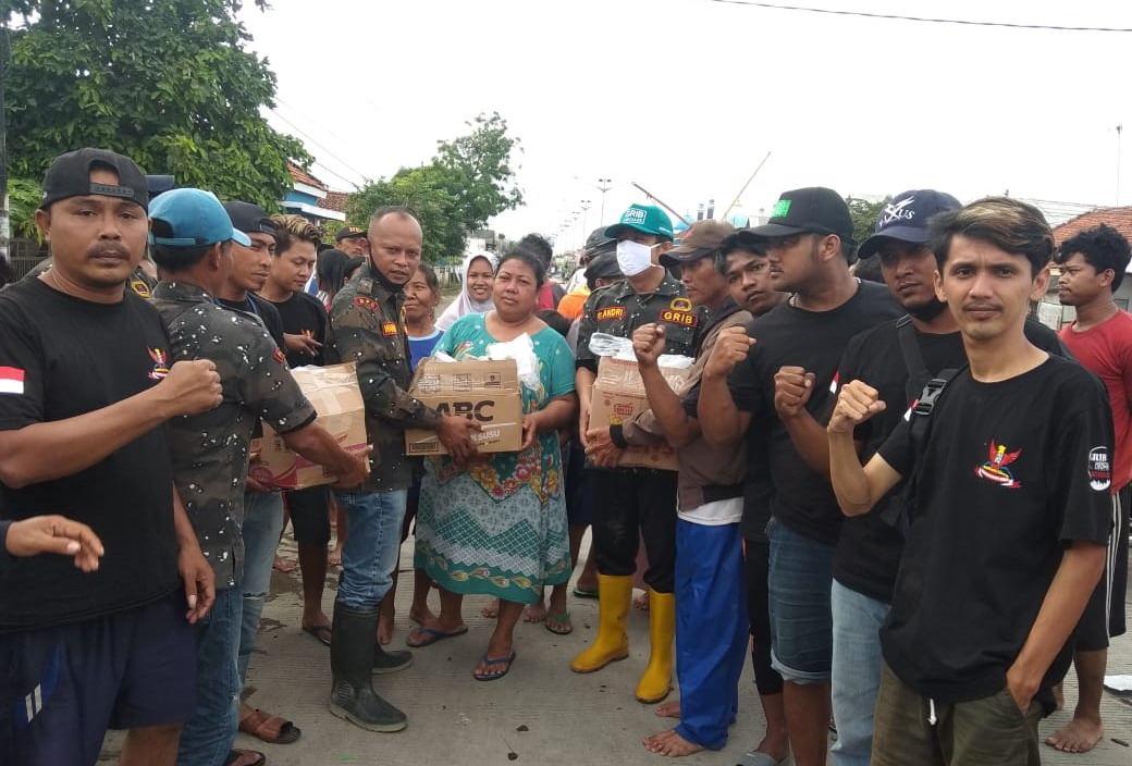 Ormas GRIB Beri Logistik Hingga Pengobatan Gratis