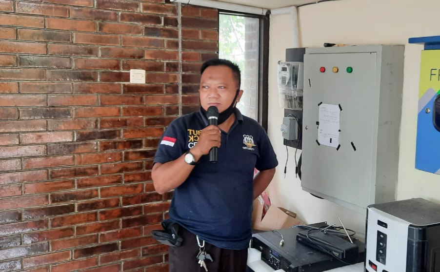 Ingatkan Pengunjung RTH Jatibarang Pakai Masker