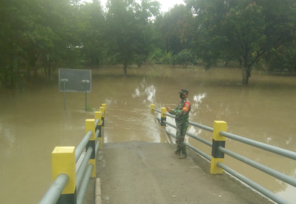 Meluap Jembatan Gantung Cimanuk Tak Dapat di Lintasi