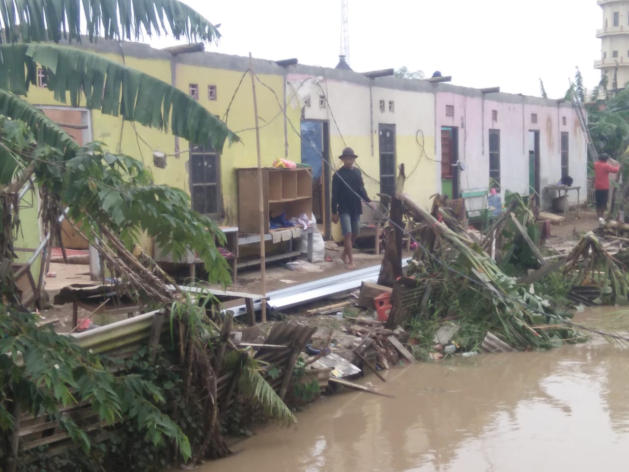 Atap Rumah Kontrakan Diterjang Puting Beliung