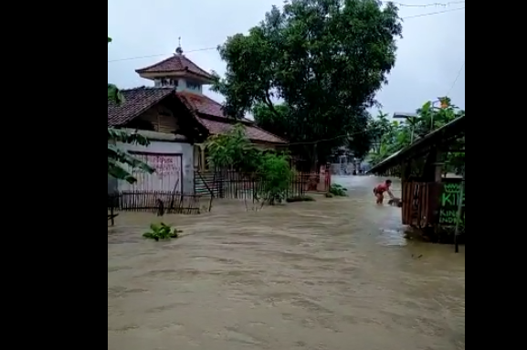 Indramayu Barat Diterjang Banjir Lagi