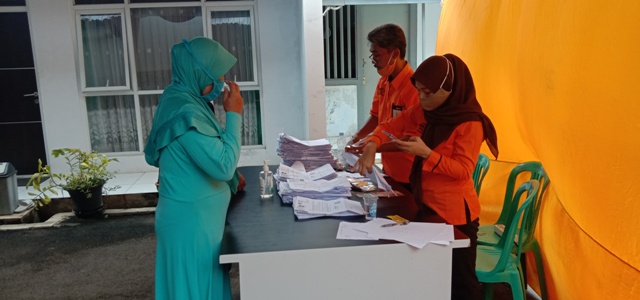 PT Pos Indramayu Kembali Salurkan BST