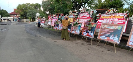 Banjir Karangan Bunga, Pendopo Jadi Wisata Selfie