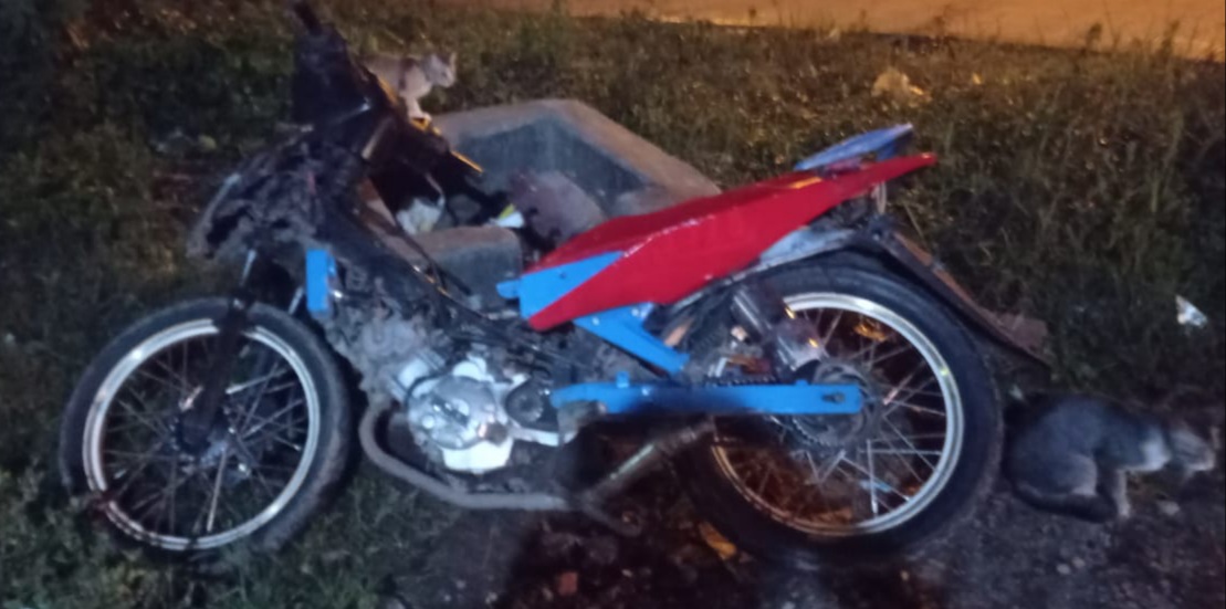 Tabrak Mobil, Dua Pemotor Luka-Luka