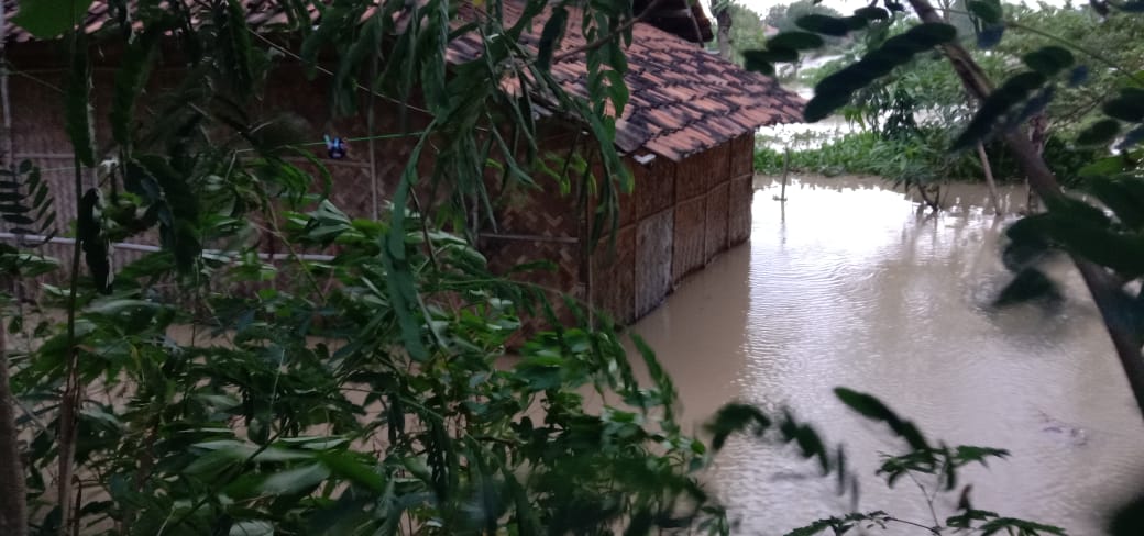 Sungai Cimanuk Sempat Meluap, Rumah Warga di Pagirikan Terendam Banjir