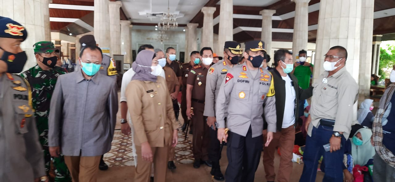 Bupati Imbau Warga Tetap di Pengungsian sampai Situasi Aman