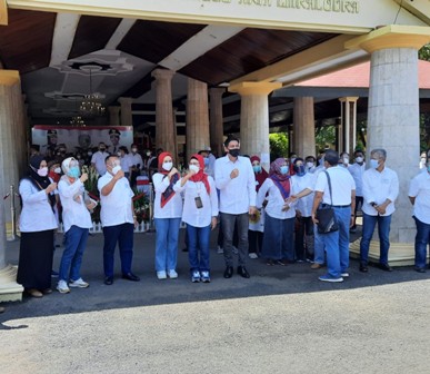 Bupati Nina Berbaur dengan Rakyat