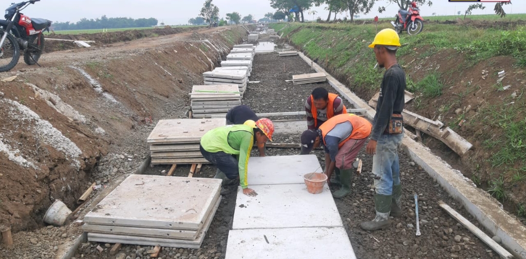 Kebut Proyek Saluran Irigasi Rentang