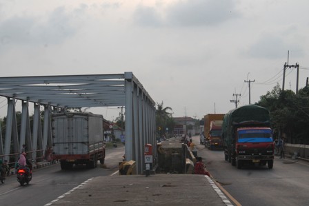 Jalur Pantura Dikuasai Kendaraan Berat, Tol Cipali Lengang