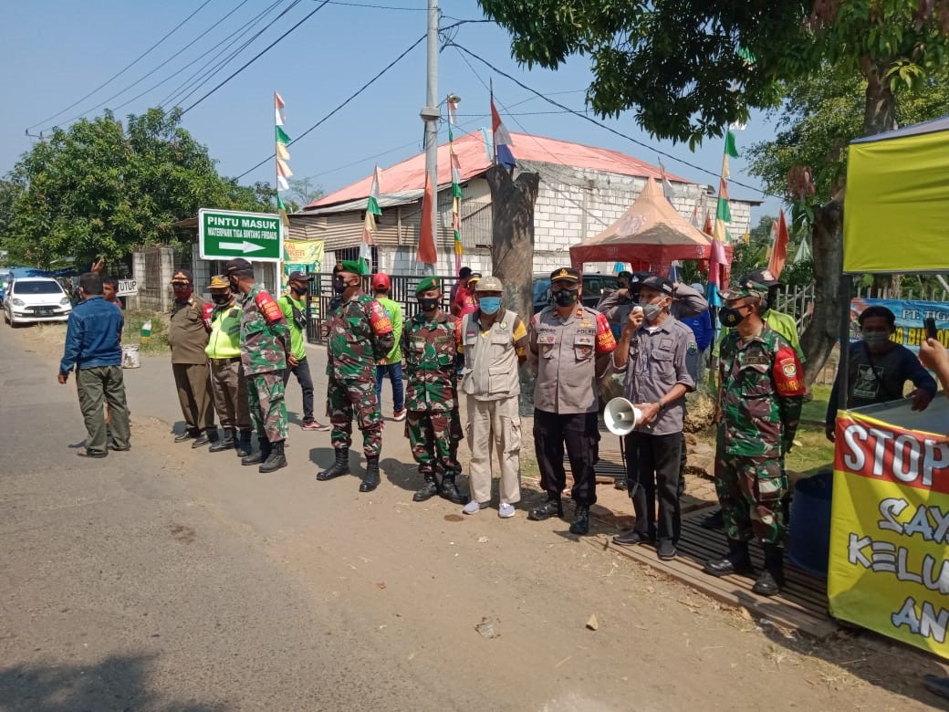 Kolam Renang Dikuras, Pintu Masuk Dijaga Petugas