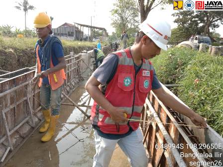 PT. Jaya Kontruksi (Persero) Bangun Senderan dan Jalan Tanggul