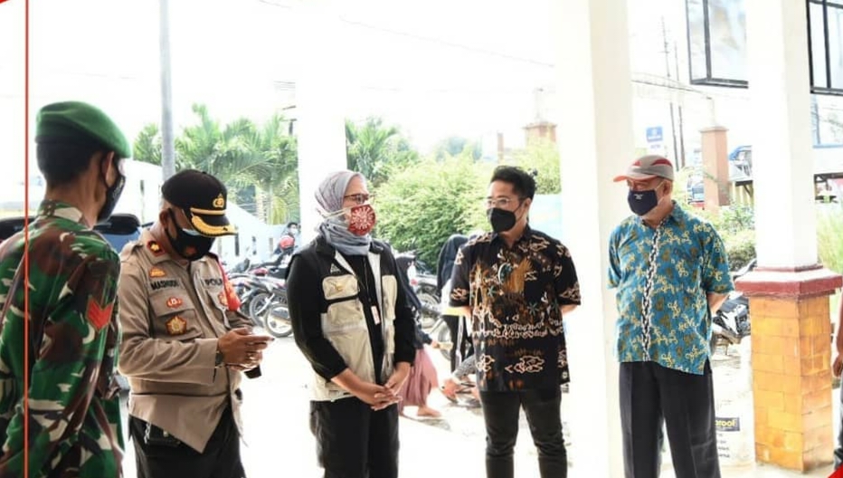 Bupati Nina Pantau Vaksinasi Hingga Pelosok Desa