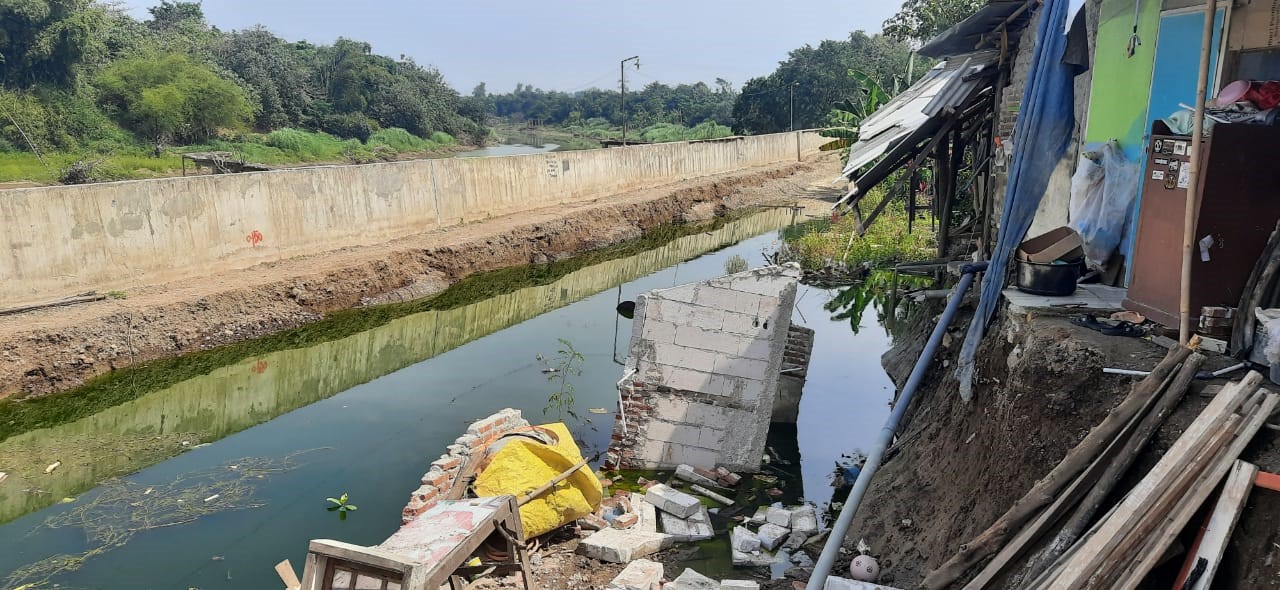 Warga Mendesak Percepat Perbaikan Tanggul Ambles