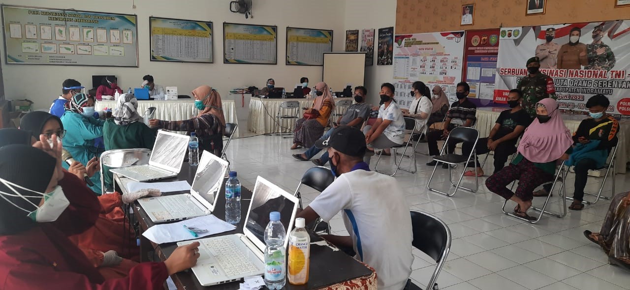 Warga Antusias Sambut Vaksinisasi