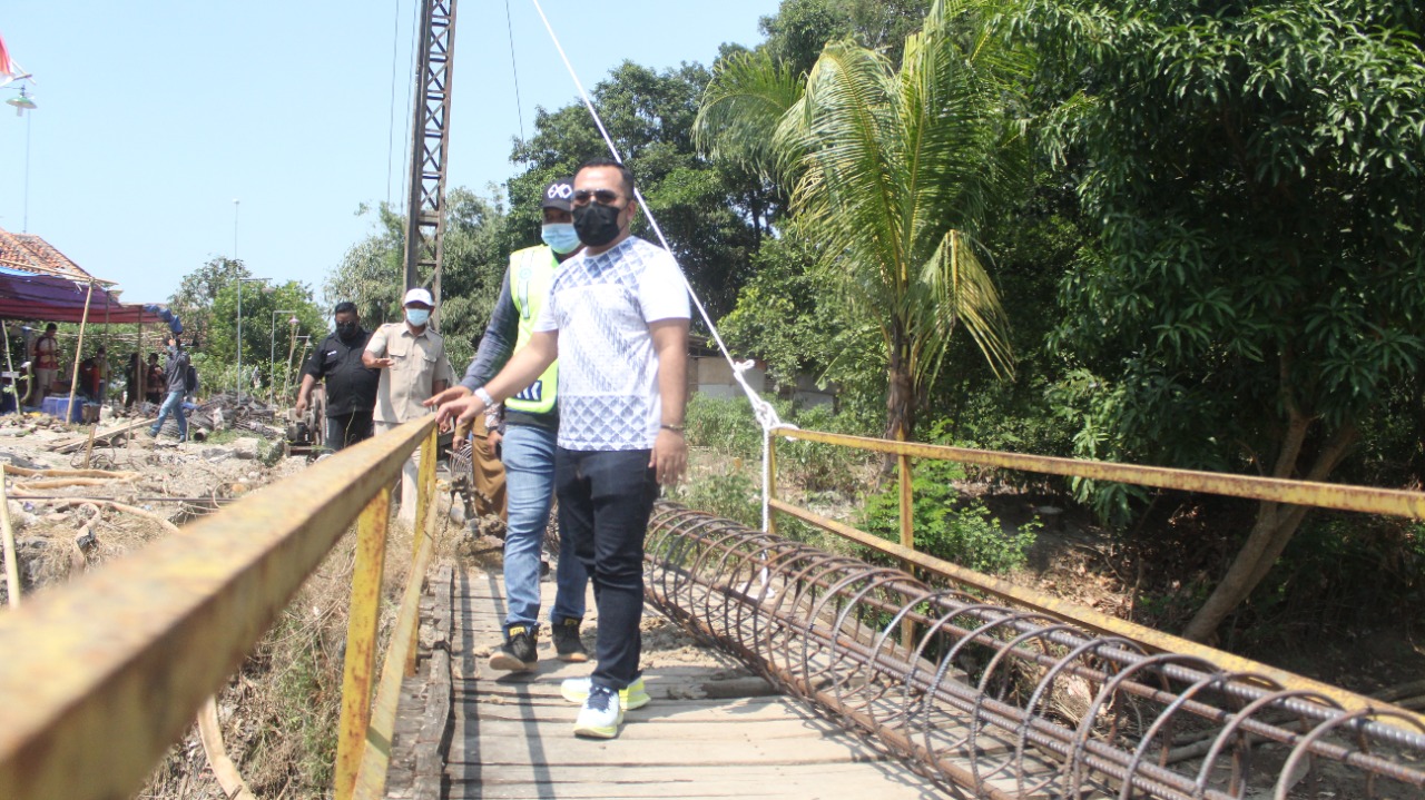 Hilal Tunaikan Janji Bangun Jembatan Gantung