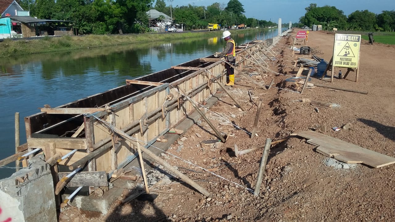 PT. Waskita Karya Terus Melakukan Pekerjaan Pengecoran