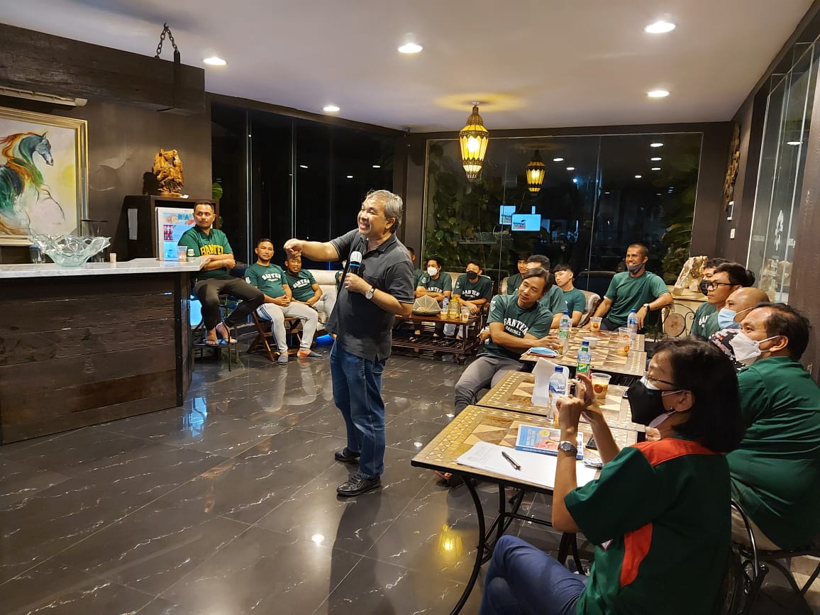 Dr Aqua Dwipayana Beri Banyak Kejutan Pada Tim Baseball Banten