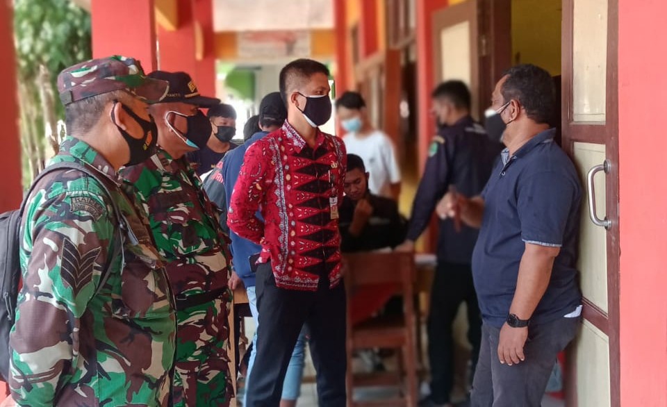 Ratusan Pelajar SMKN 1 Lelea Divaksin