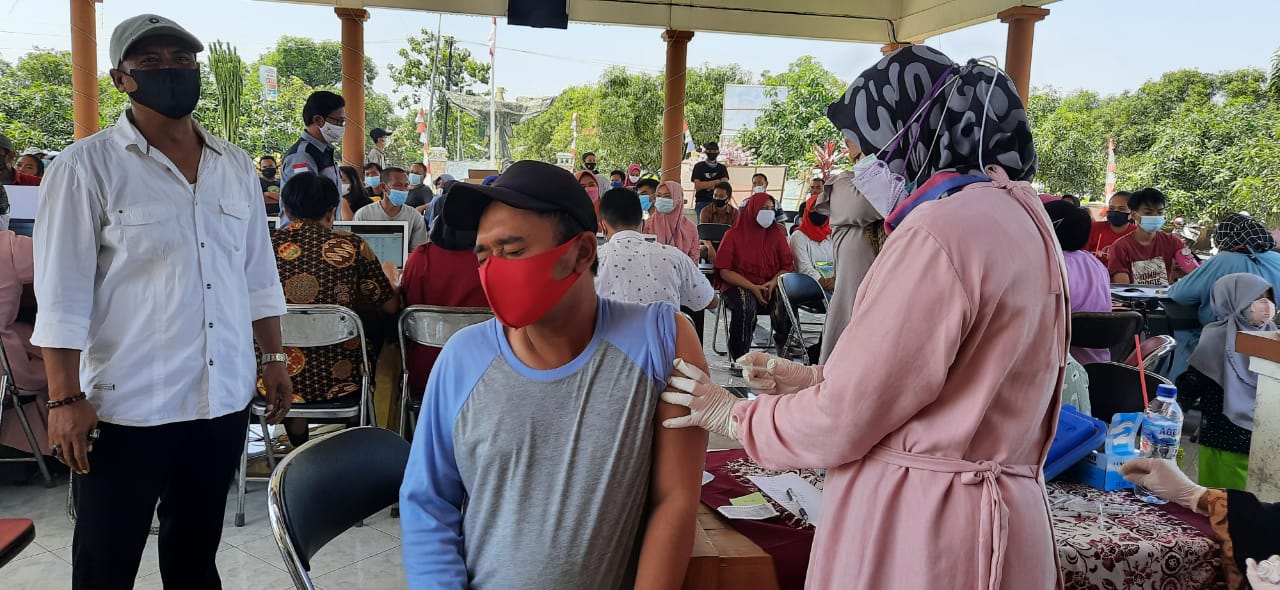 Warga Kebulen Antusias Ikut Vaksinasi