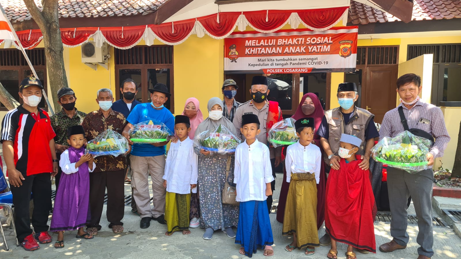 Baksos Sekaligus Edukasi Taat Prokes