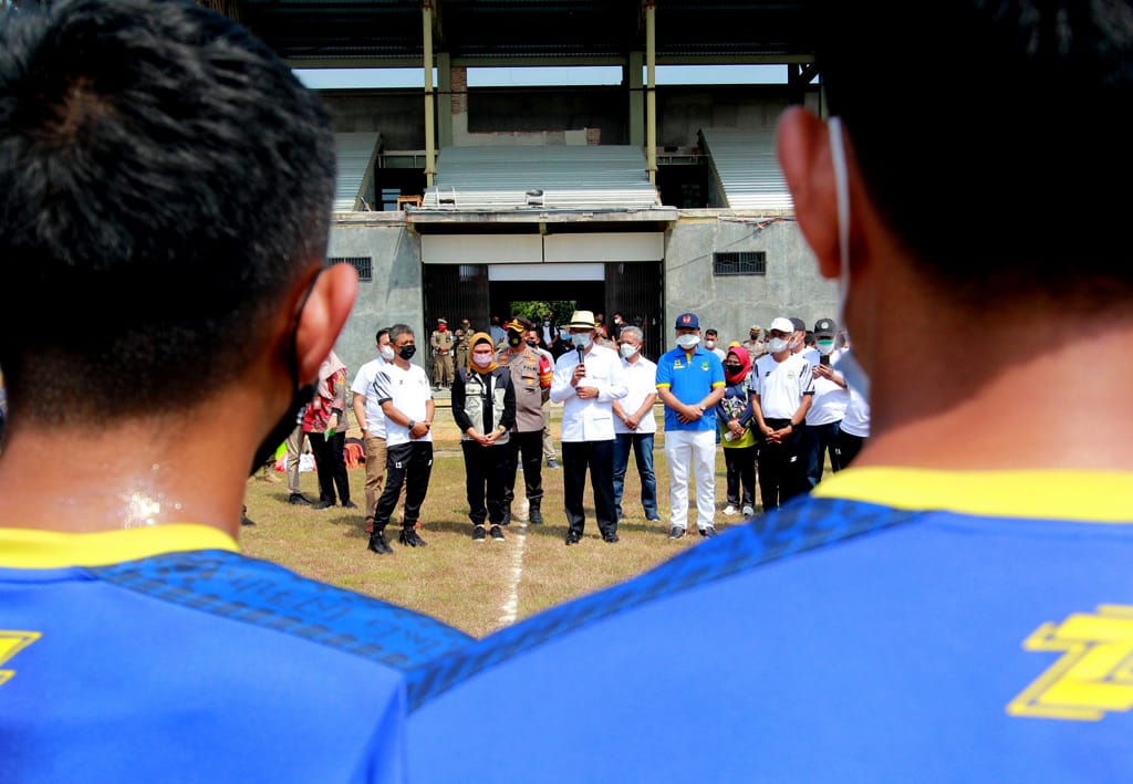 Tim Sepakbola PON Jawa Barat Latihan di Indramayu