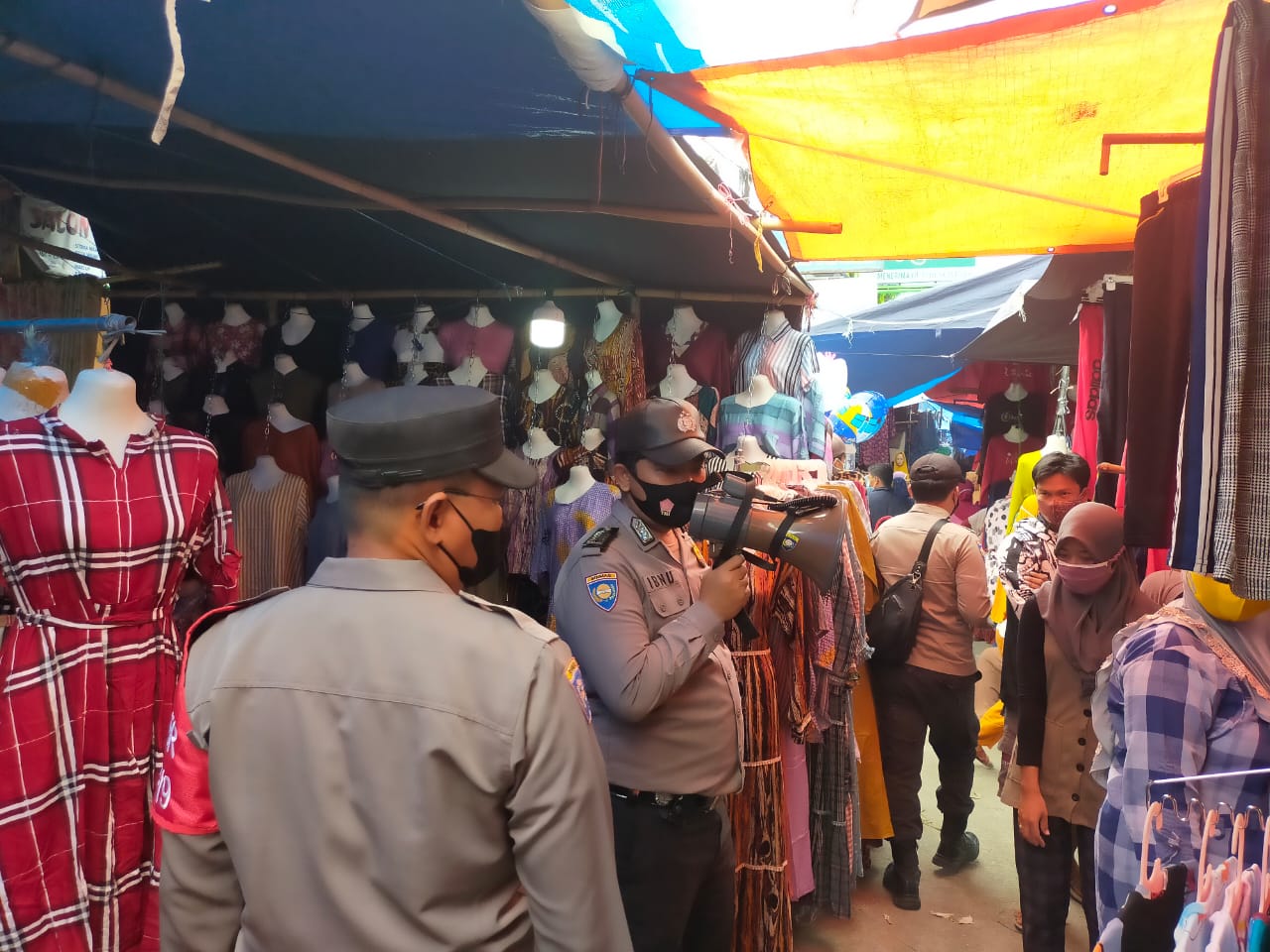 Gencarkan Disiplin Prokes di Pasar-Pasar
