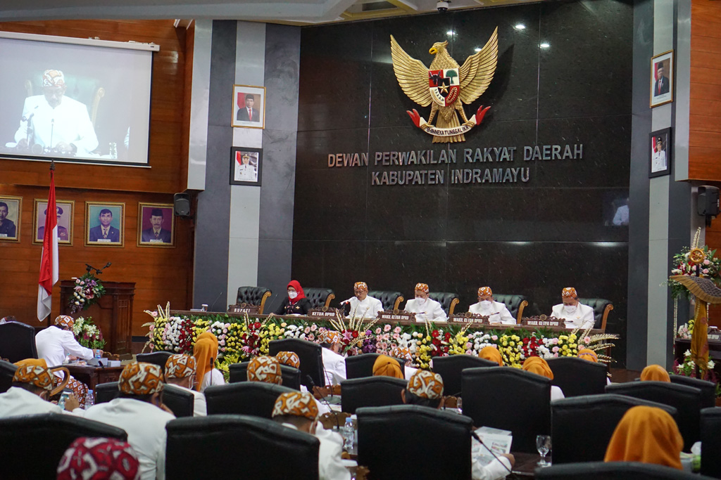 Bahu Membahu untuk Maju