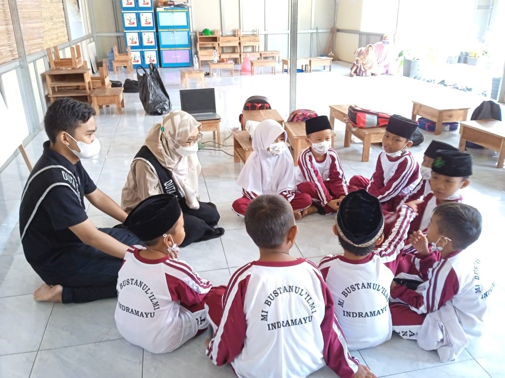 Madrasah Ibtidaiyah Bustanul Ilmi Gandeng Duta Baca, Berikan Motivasi Literasi