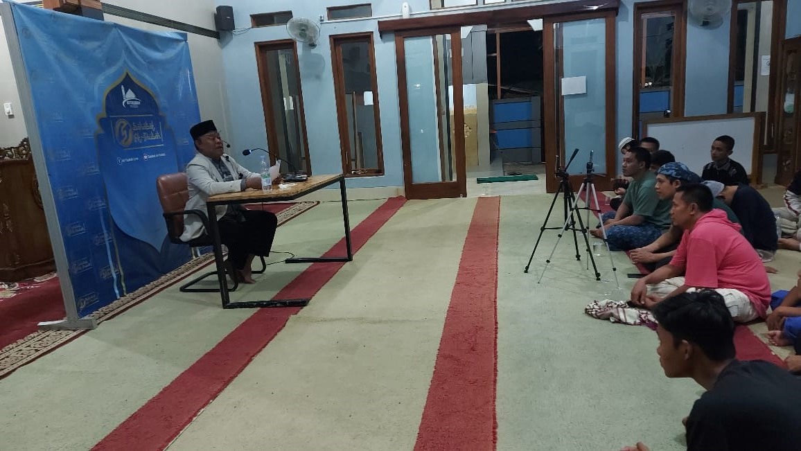 Hadirkan Konsep Persahabatan, Ajak Anak Jalanan dan Punk Mengaji