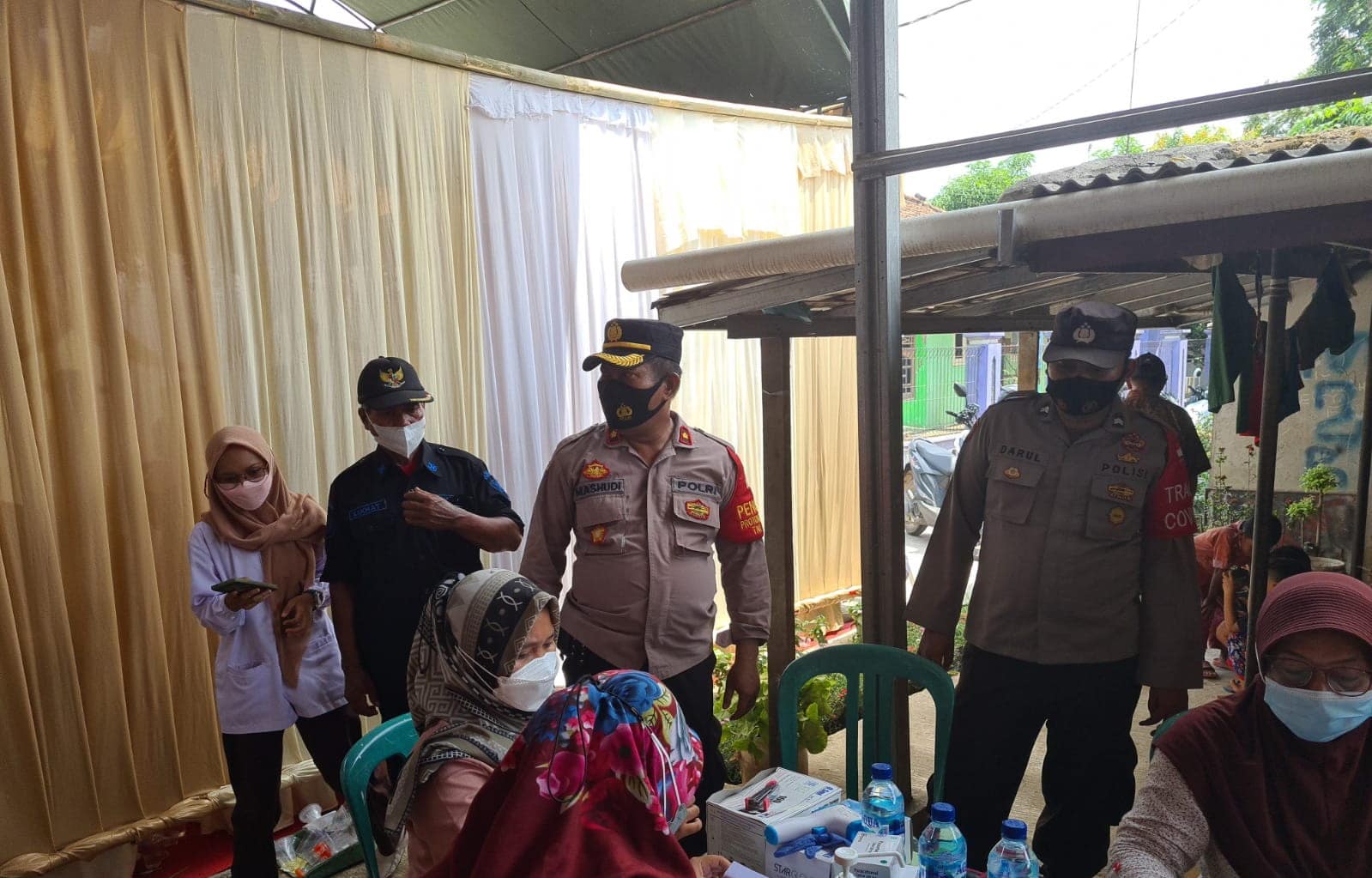 Sasar Pesta Hajatan Warga, Satgas Jemput Bola Vaksinasi