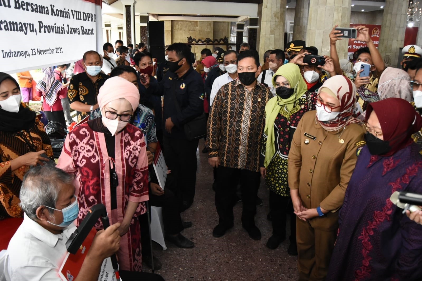 Bansos Langsung dari Mensos, Bupati Nina: Berkah bagi Warga Indramayu