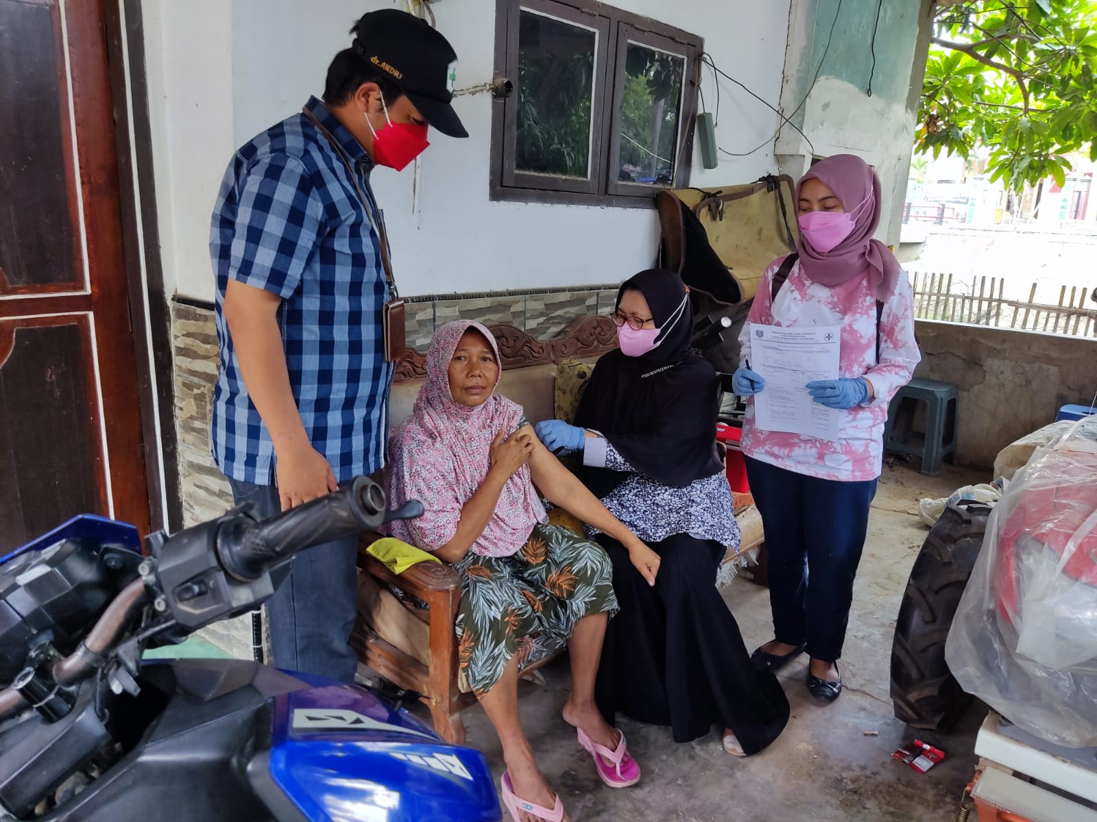 Kejar Target, Puskesmas Losarang Lakukan Sweeping