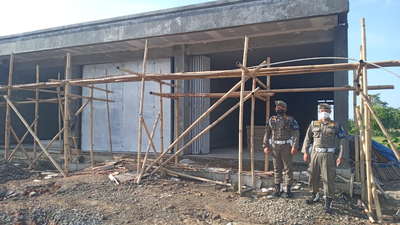 Segel 18 Bangunan Ruko Tak Berizin, Petugas Hentikan Aktivitas Proyek Bangunan