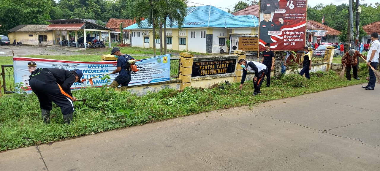 Pemcam Budayakan Jumat Bersih