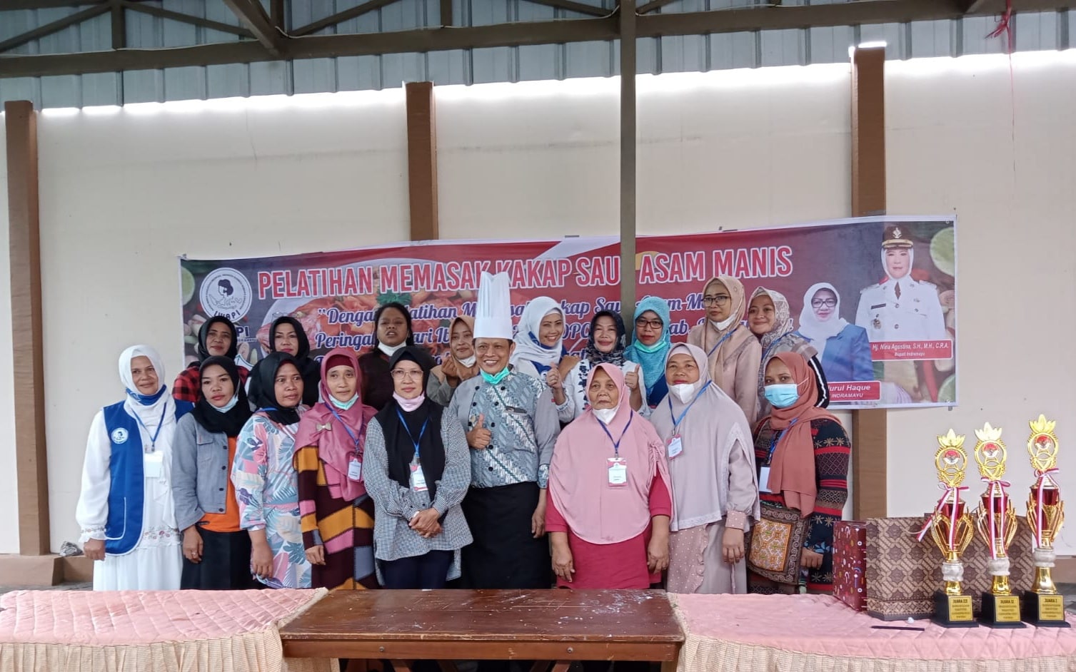 Peringati Hari Ibu, DPC Iwapi Indramayu Gelar Pelatihan Memasak Kakap Saus Asam Manis