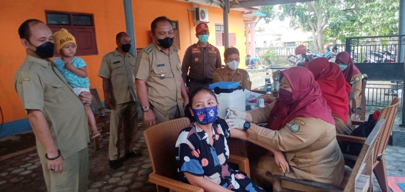 Camat Lohbener Monitoring Kegiatan Grebek Vaksinasi.