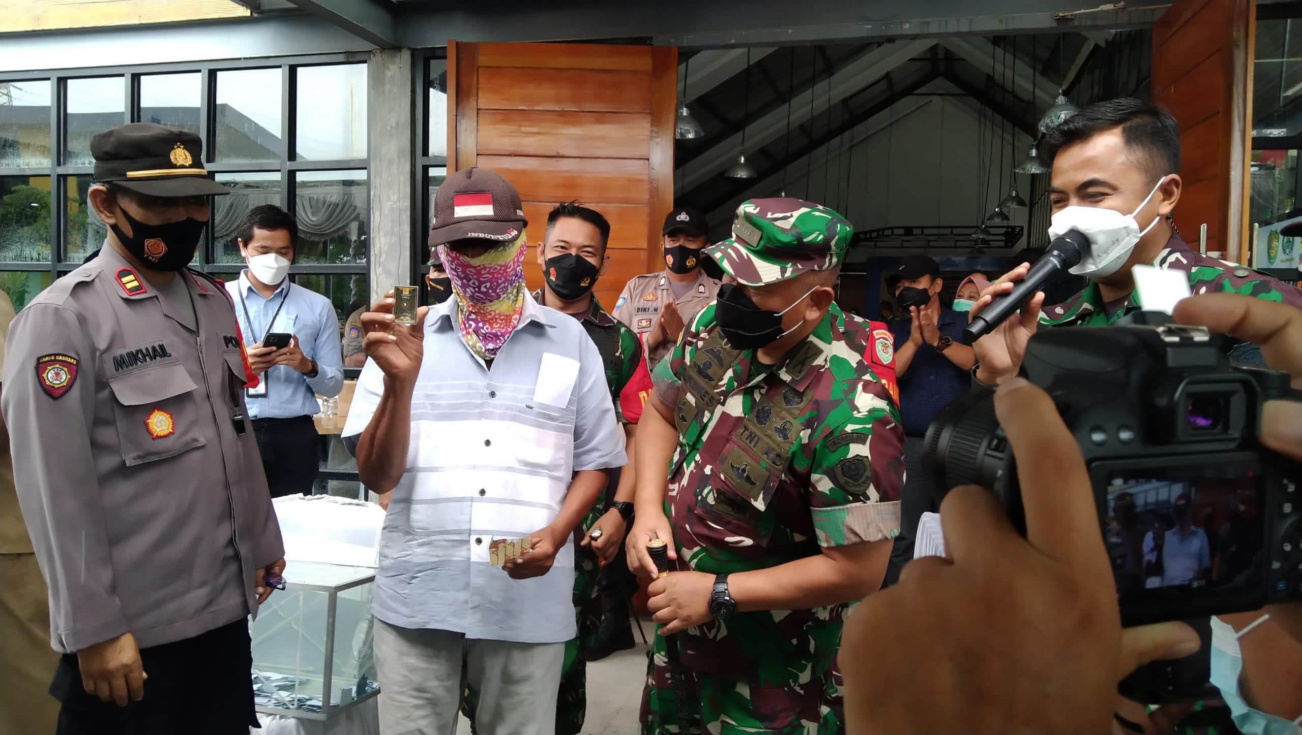 Didukung TNI, PLTU Indramayu Gelar Vaksinasi