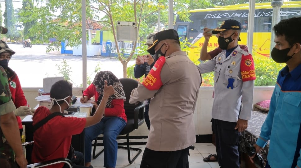 Sopir Angkum Jalani Tes Urine