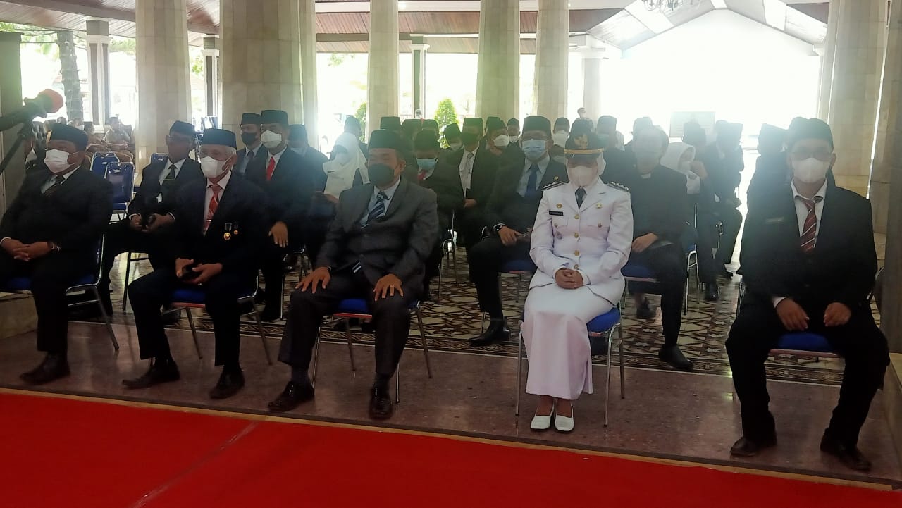 Ada Mutasi di Pemkab Indramayu, Wajah Pejabat Tegang