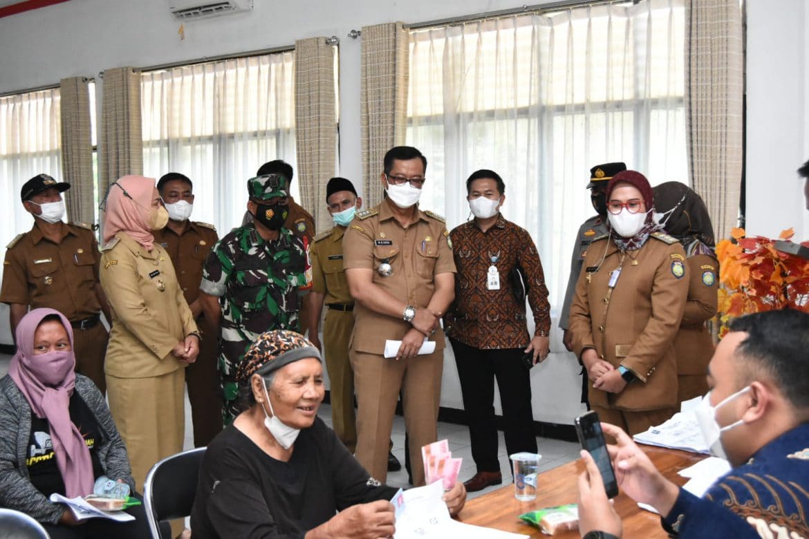 Bupati Monitoring Penyaluran BLT