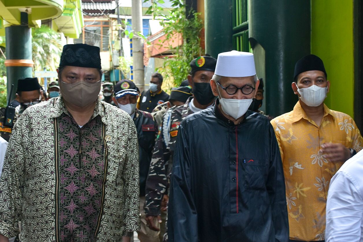 Airlangga Temui Rais Aam PBNU Kiai Miftachul Akhyar, Minta Doa Supaya Pandemi Berakhir