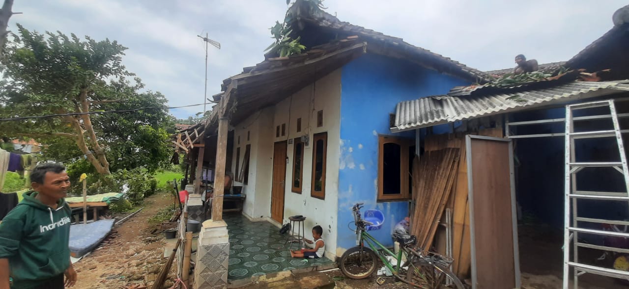 Puting Beliung di Indramayu, Belasan Rumah Rusak di Kongsijaya, 50 Pohon Tumbang